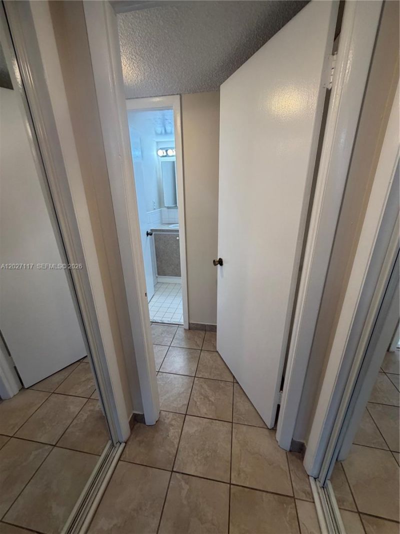 220 SW 9th Ave, Unit 219, Hallandale Beach, FL 33009 Photo