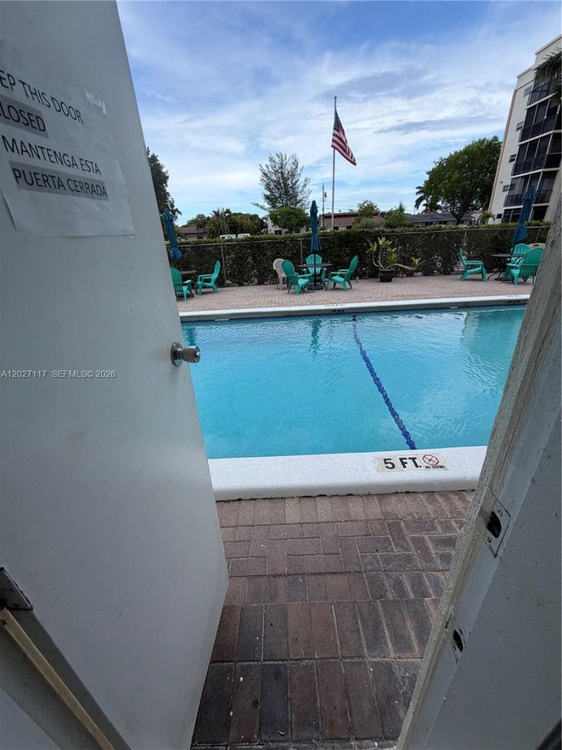 220 SW 9th Ave, Unit 219, Hallandale Beach, FL 33009 Photo