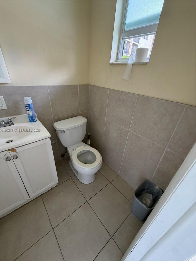 220 SW 9th Ave, Unit 219, Hallandale Beach, FL 33009 Photo