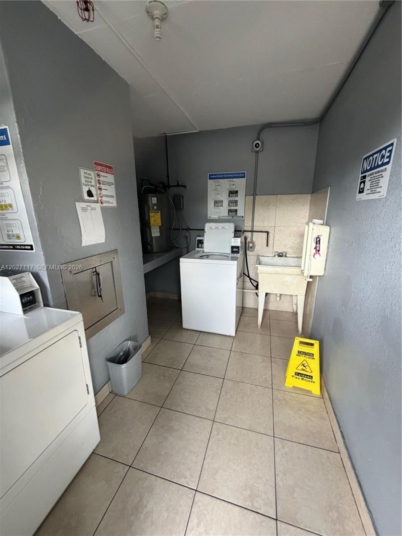 220 SW 9th Ave, Unit 219, Hallandale Beach, FL 33009 Photo