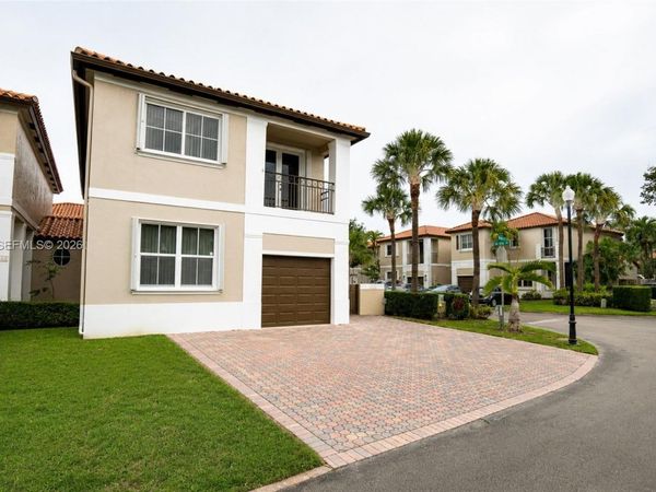 14372 NW 83rd Ave , Miami Lakes, FL 33016