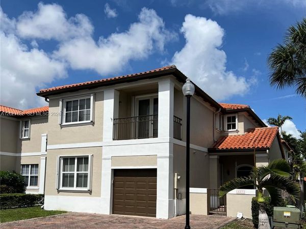 14372 NW 83rd Ave , Miami Lakes, FL 33016
