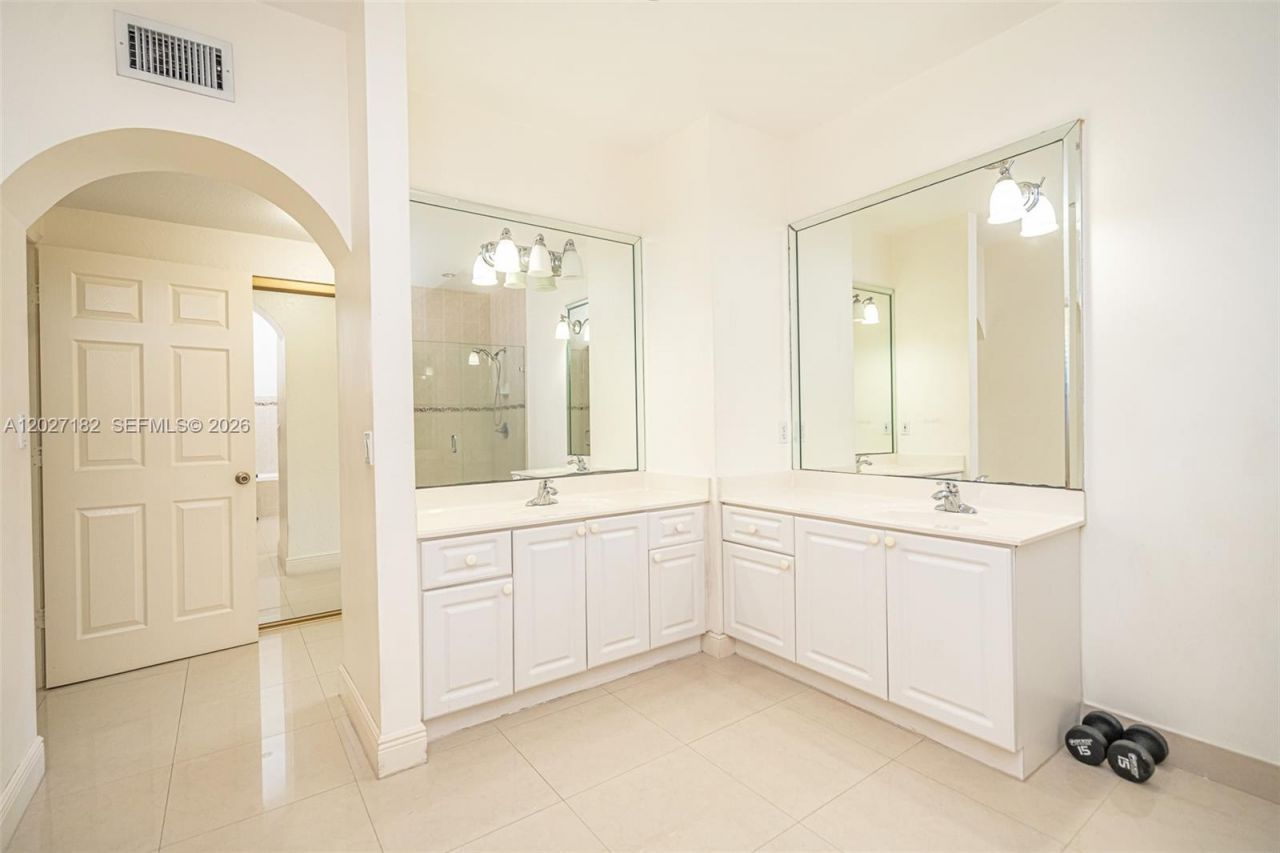 14372 NW 83rd Ave , Miami Lakes, FL 33016 Photo
