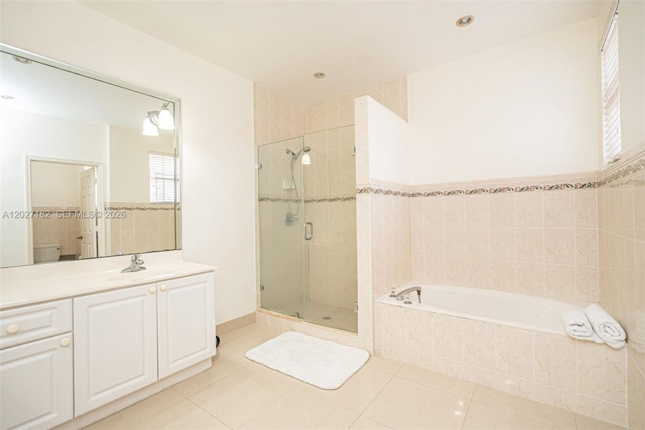 14372 NW 83rd Ave , Miami Lakes, FL 33016 Photo