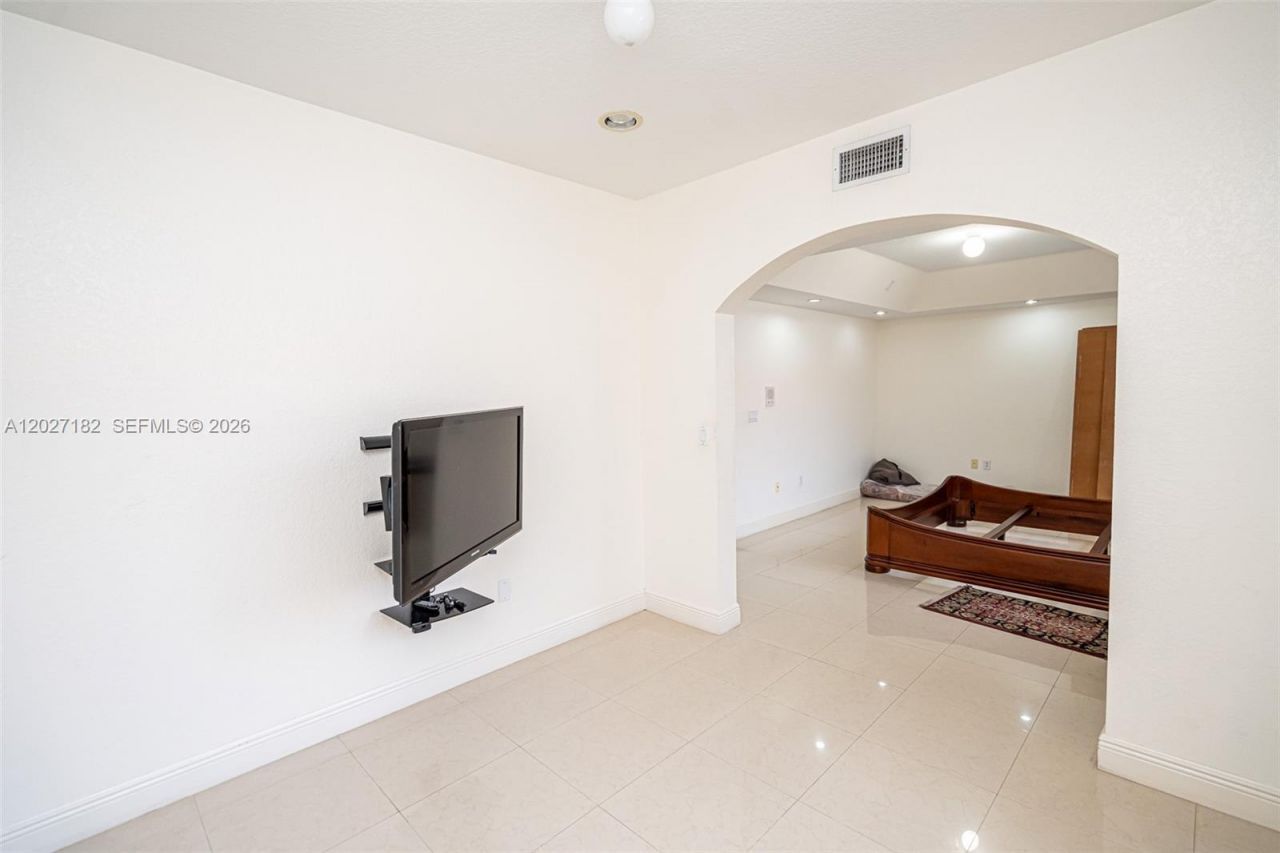 14372 NW 83rd Ave , Miami Lakes, FL 33016 Photo