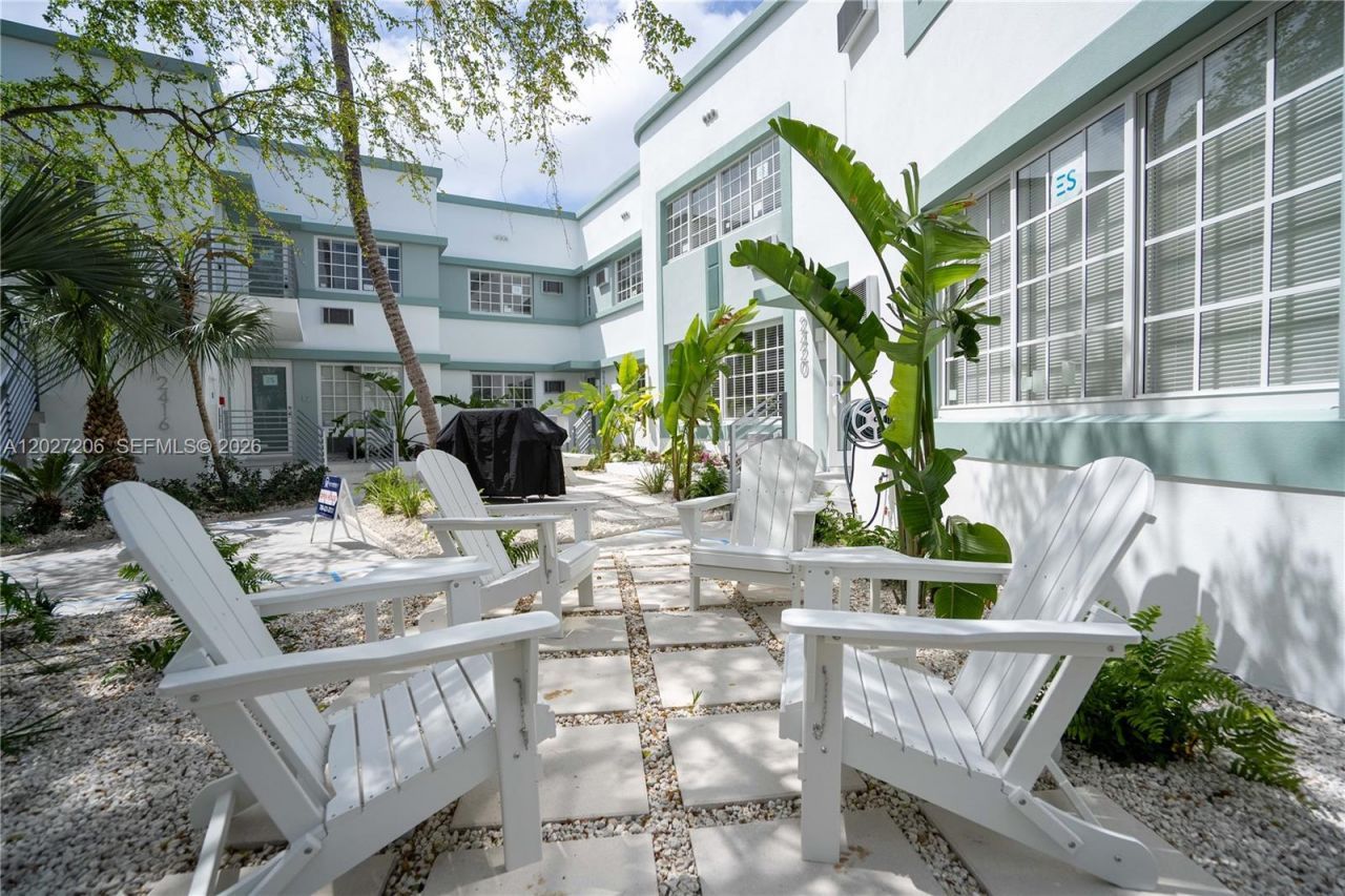 2416 Flamingo Dr , Unit 7, Miami Beach, FL 33140 Photo