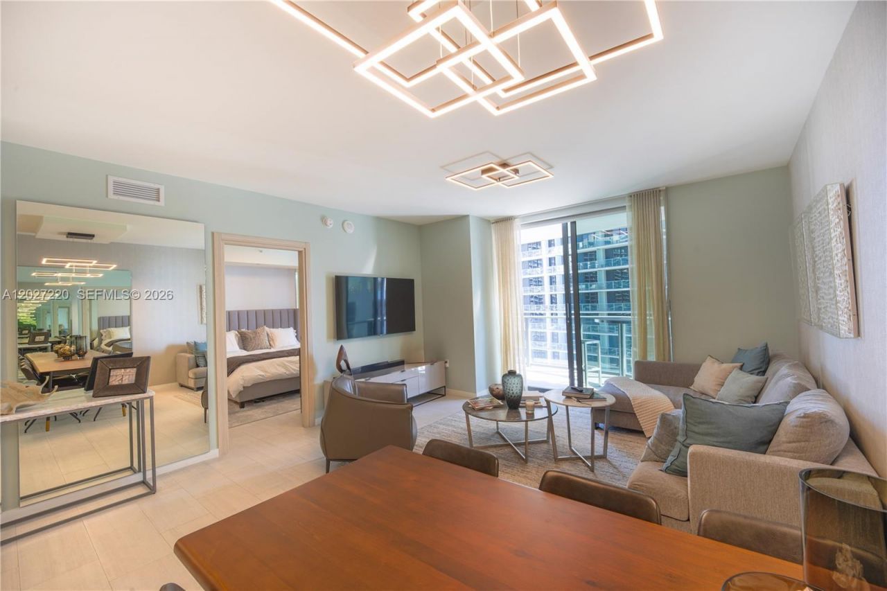 1000 Brickell Plz, Unit 3705, Miami, FL 33131 Photo