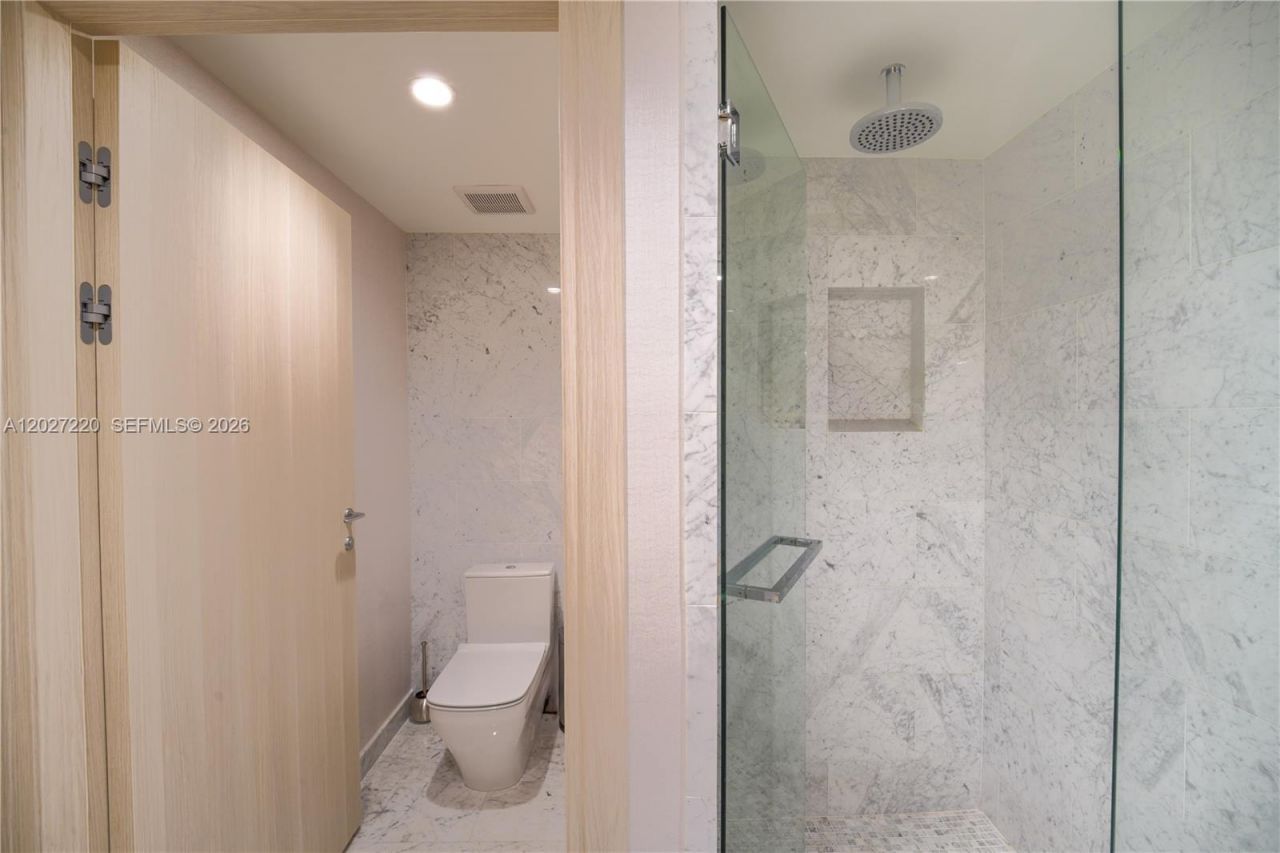 1000 Brickell Plz, Unit 3705, Miami, FL 33131 Photo