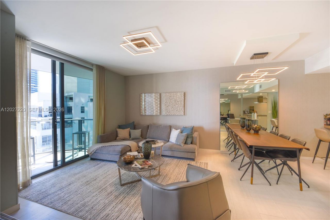1000 Brickell Plz, Unit 3705, Miami, FL 33131 Photo