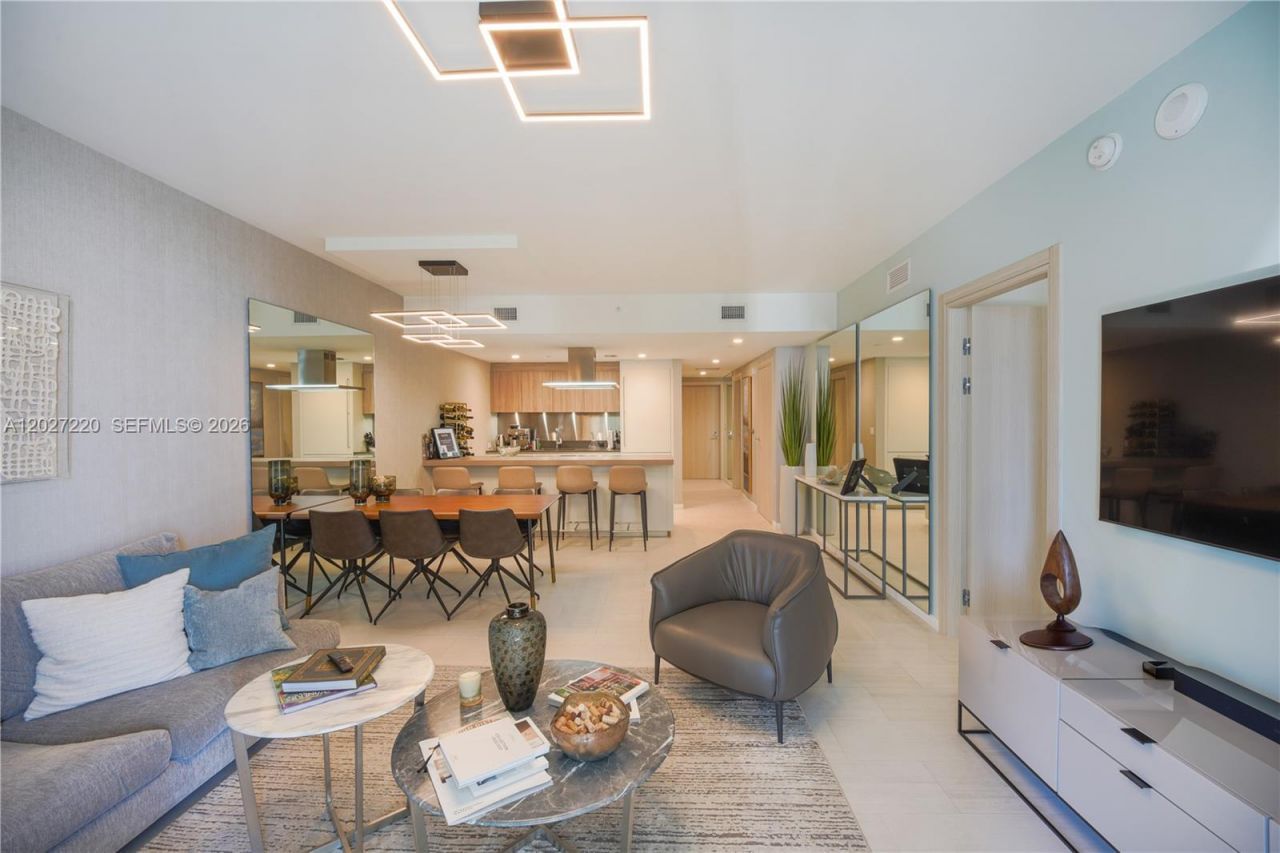 1000 Brickell Plz, Unit 3705, Miami, FL 33131 Photo
