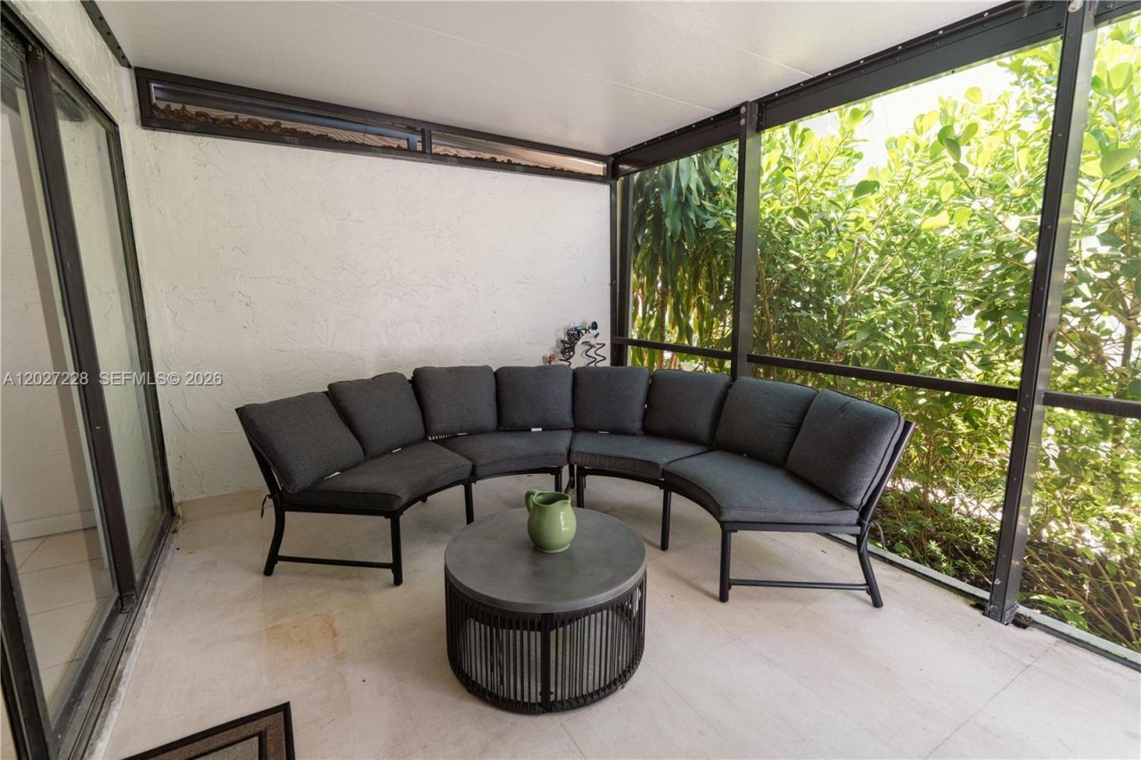19200 NE 25th Ave, Unit 322C, Miami, FL 33180 Photo