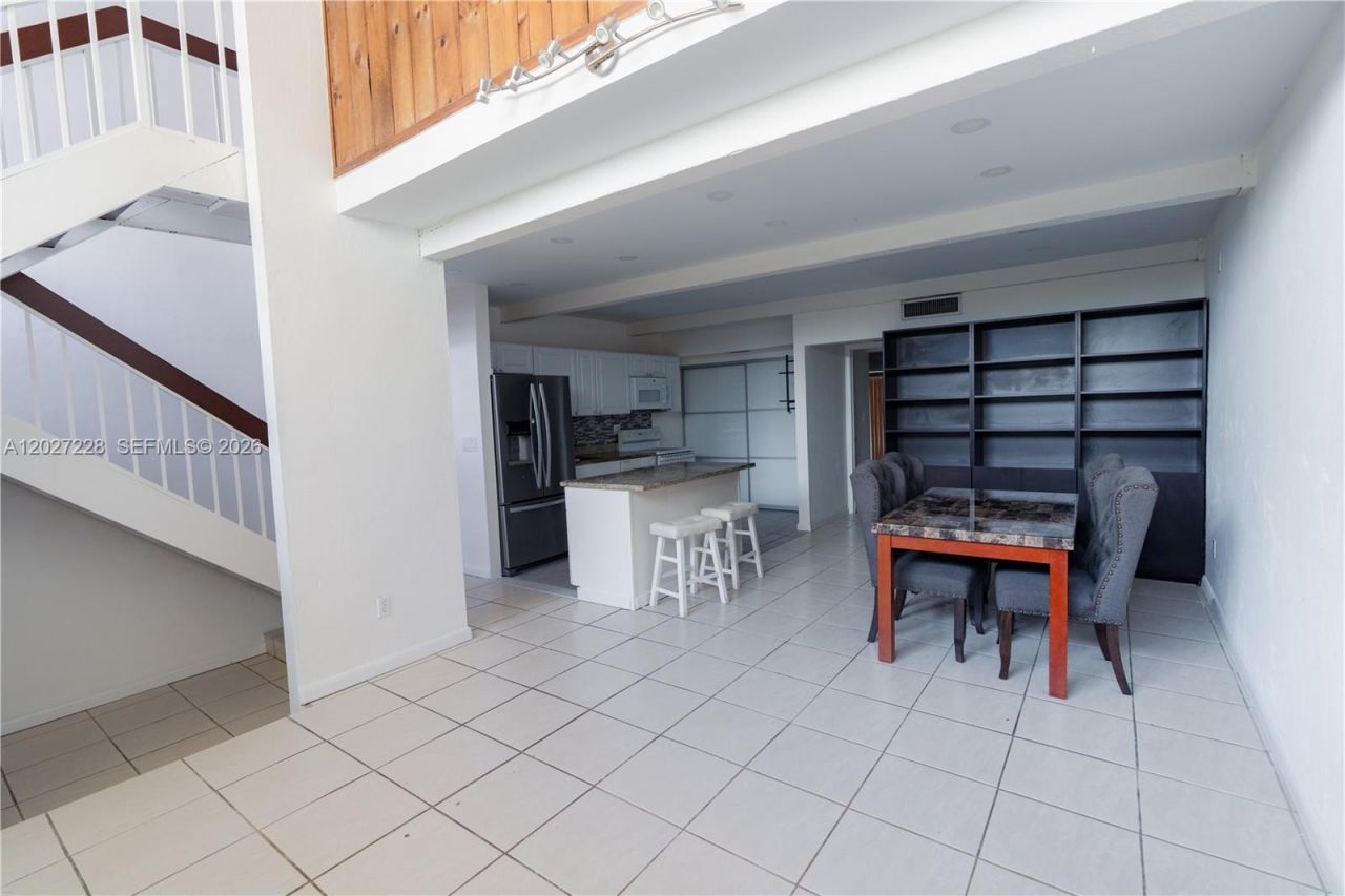 19200 NE 25th Ave, Unit 322C, Miami, FL 33180 Photo