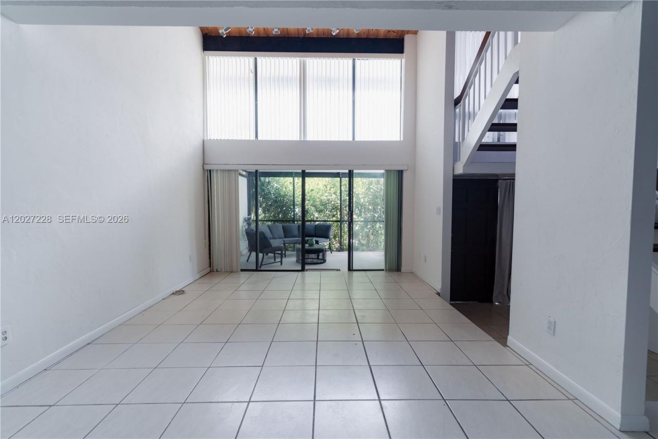 19200 NE 25th Ave, Unit 322C, Miami, FL 33180 Photo