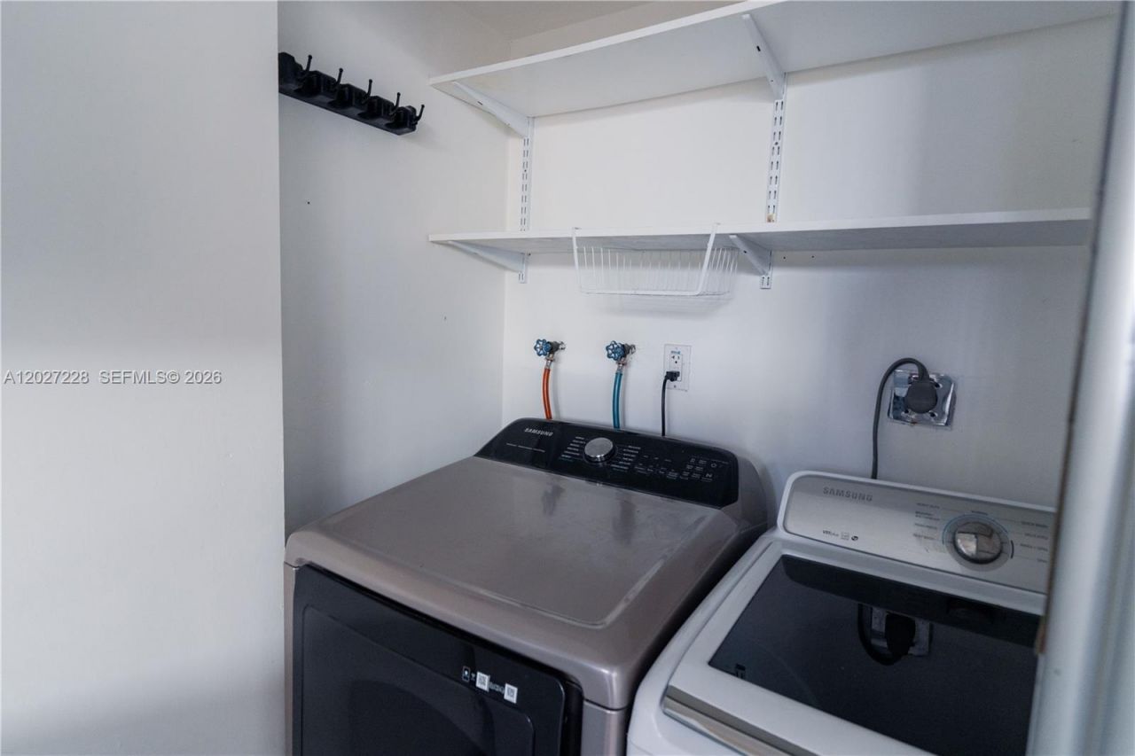 19200 NE 25th Ave, Unit 322C, Miami, FL 33180 Photo