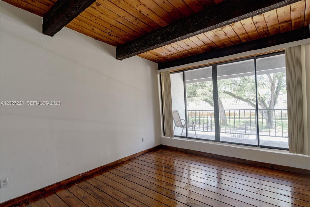 19200 NE 25th Ave, Unit 322C, Miami, FL 33180 Photo