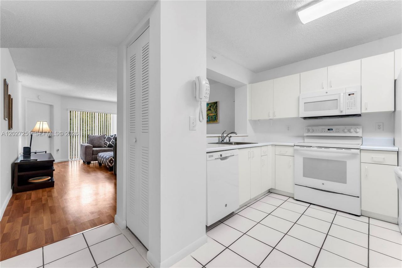9511 Weldon Cir , Unit G308, Tamarac, FL 33321 Photo