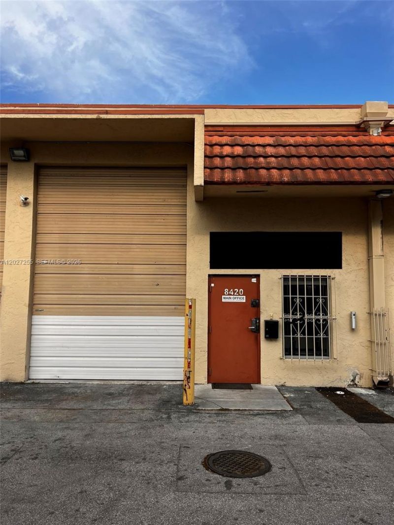 8420 NW 61st St , Miami, FL 33166 Photo