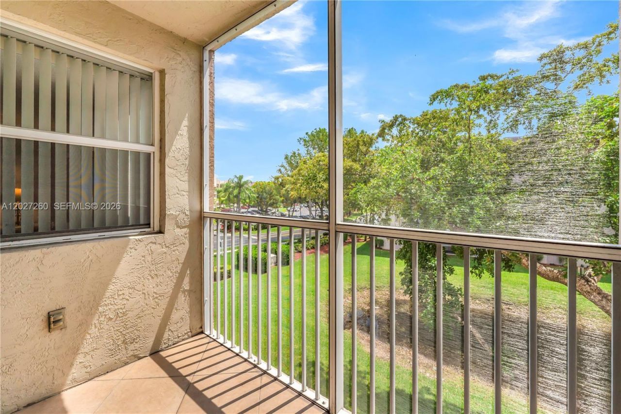 9511 Weldon Cir , Unit G308, Tamarac, FL 33321 Photo