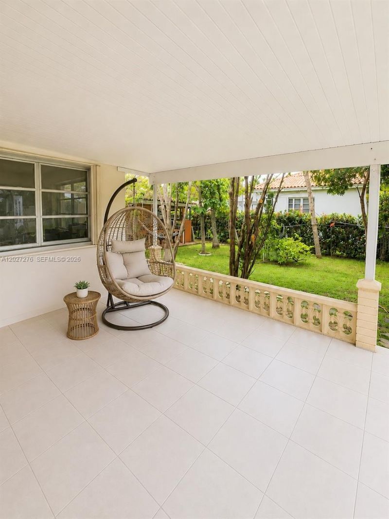 1109 NE 4th Ct, Hallandale Beach, FL 33009 Photo