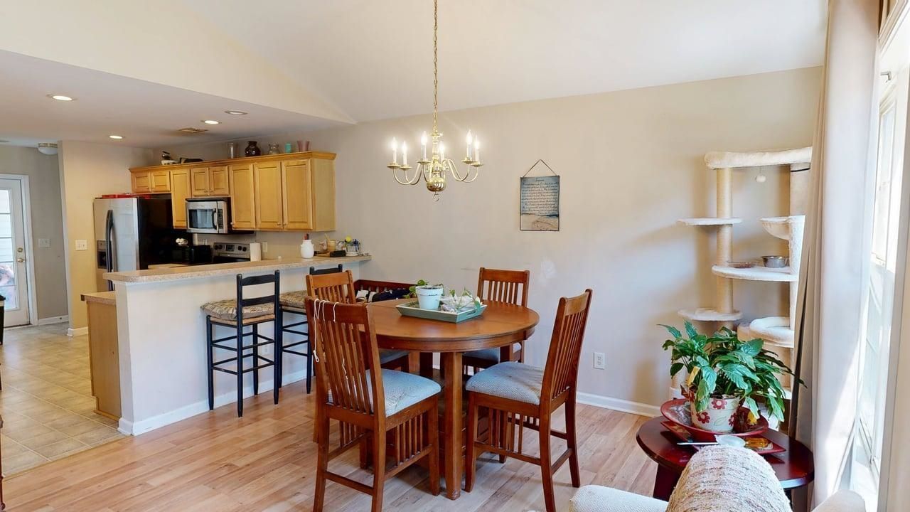 4646 Farm Lake Dr.  Photo 4