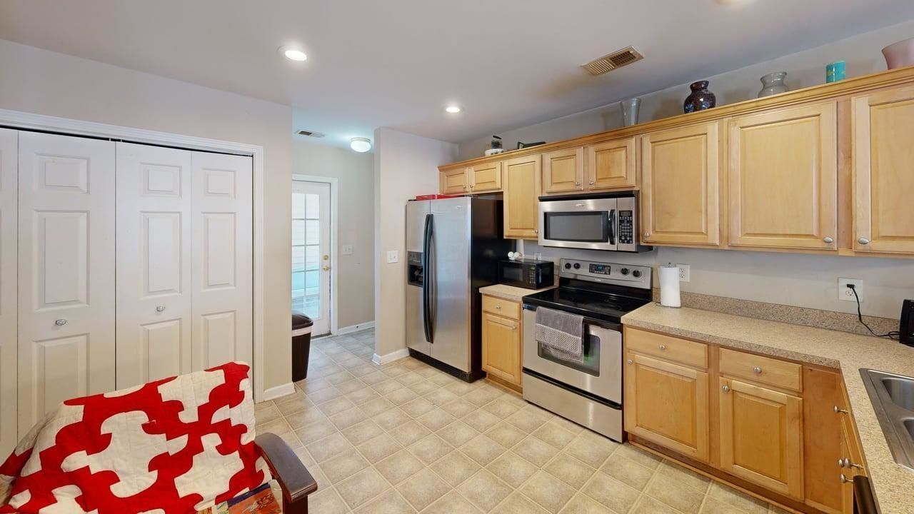 4646 Farm Lake Dr.  Photo 6