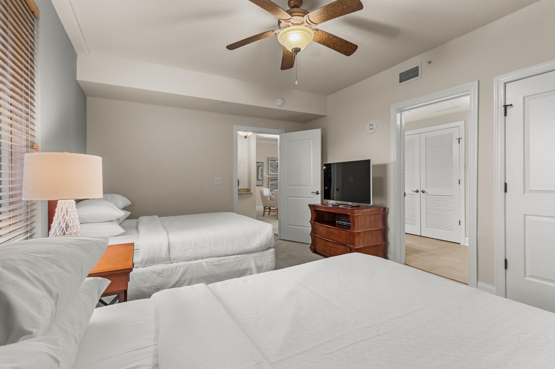 8121 Amalfi Pl.  Photo 14