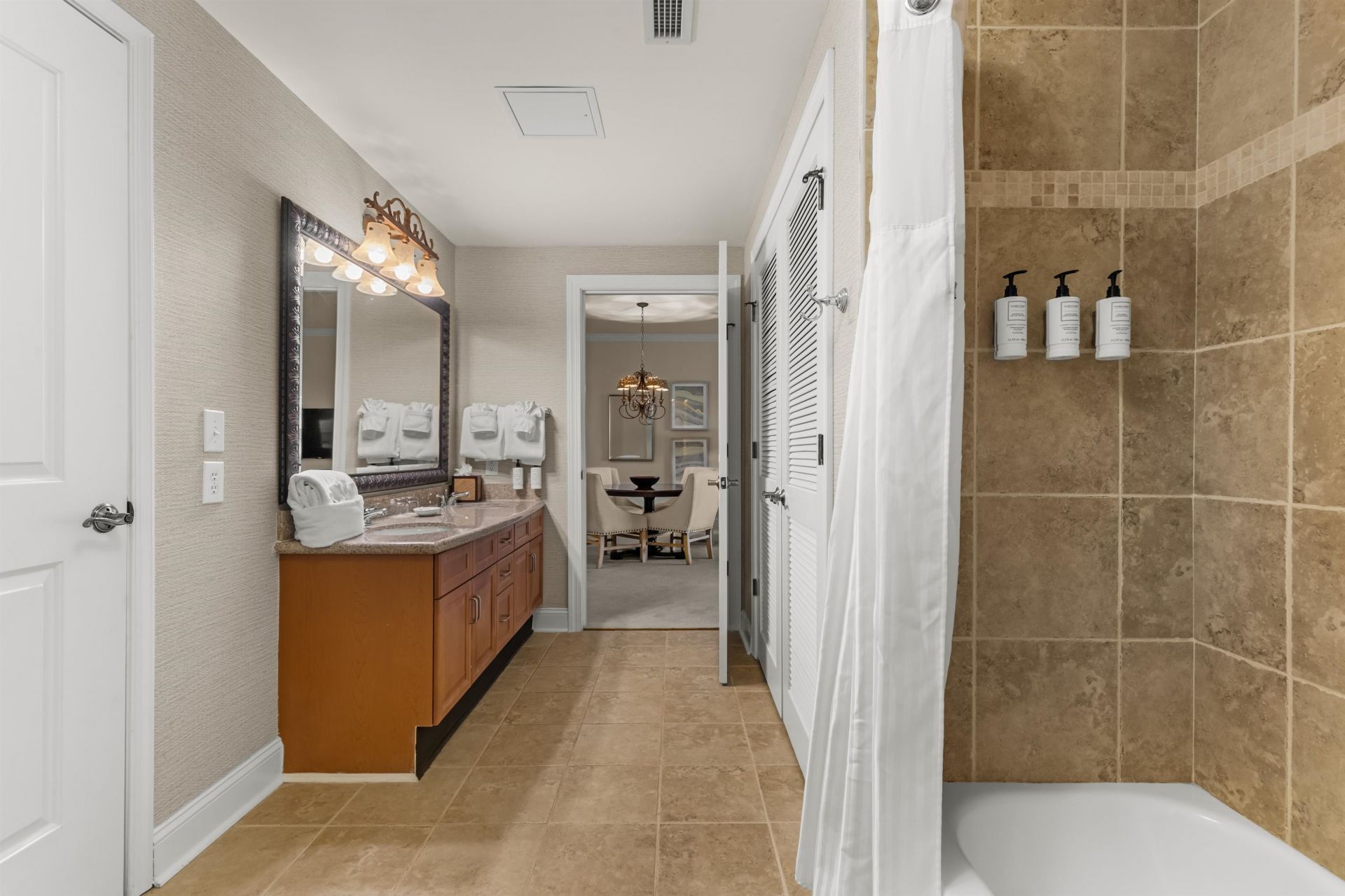 8121 Amalfi Pl.  Photo 17