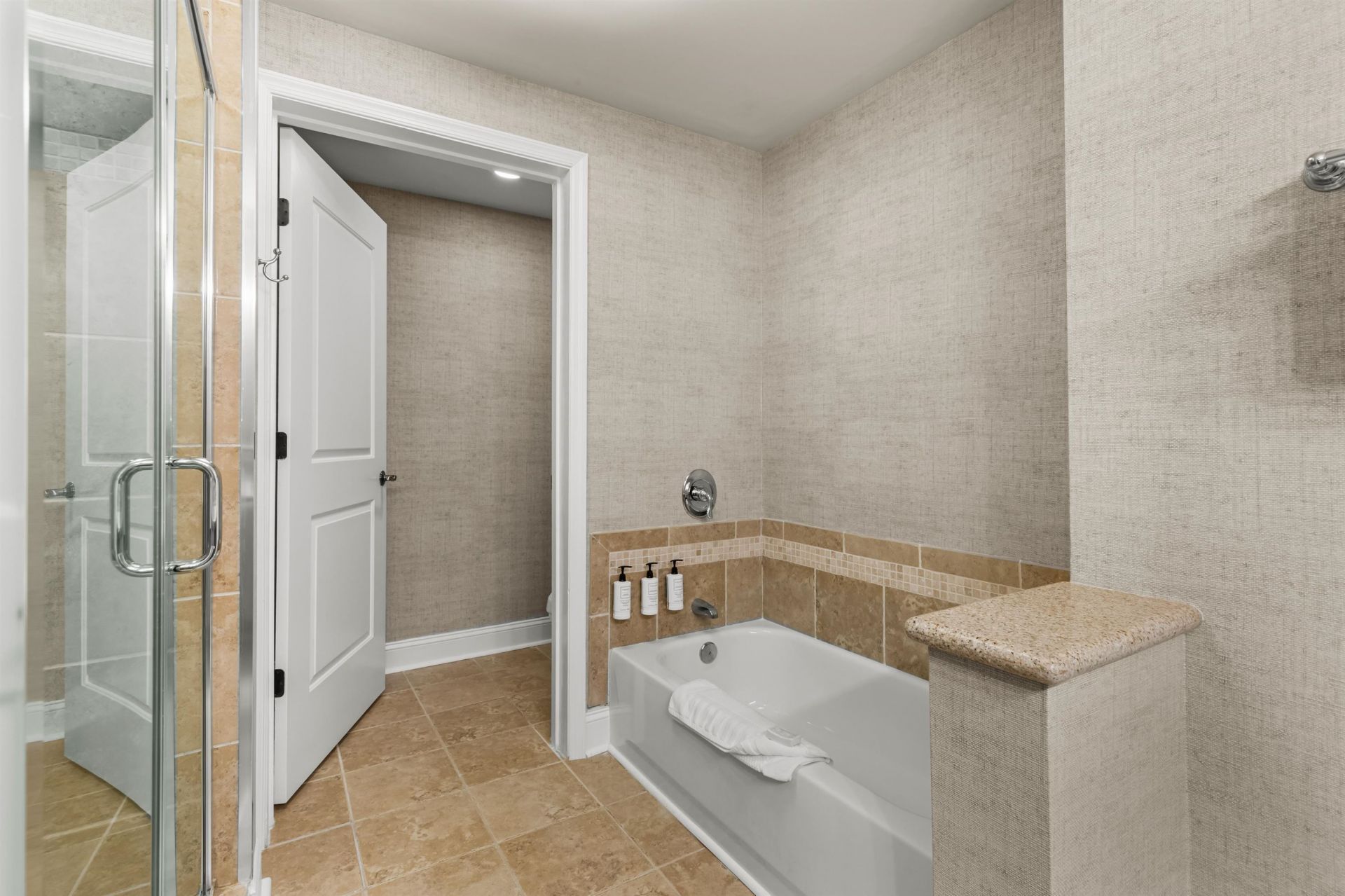 8121 Amalfi Pl.  Photo 24