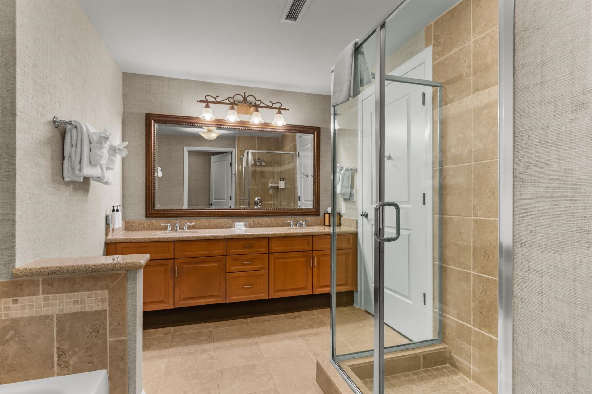 8121 Amalfi Pl.  Photo 25
