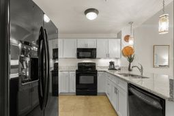 8121 Amalfi Pl.  photo 4