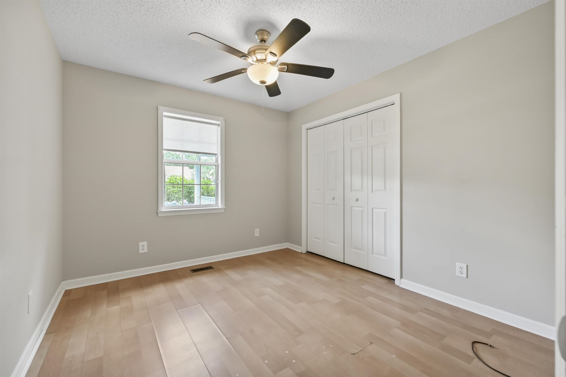 961 Castlewood Dr.  Photo 20