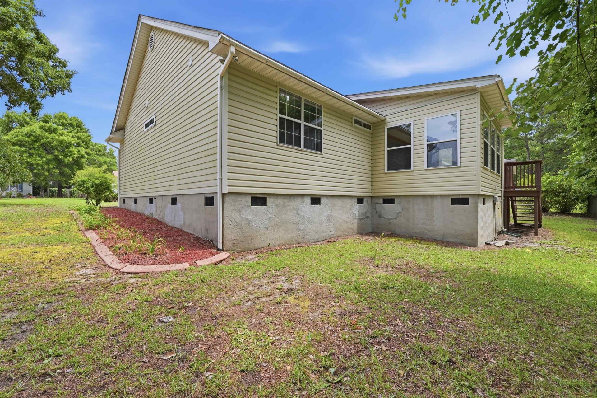 961 Castlewood Dr.  Photo 26