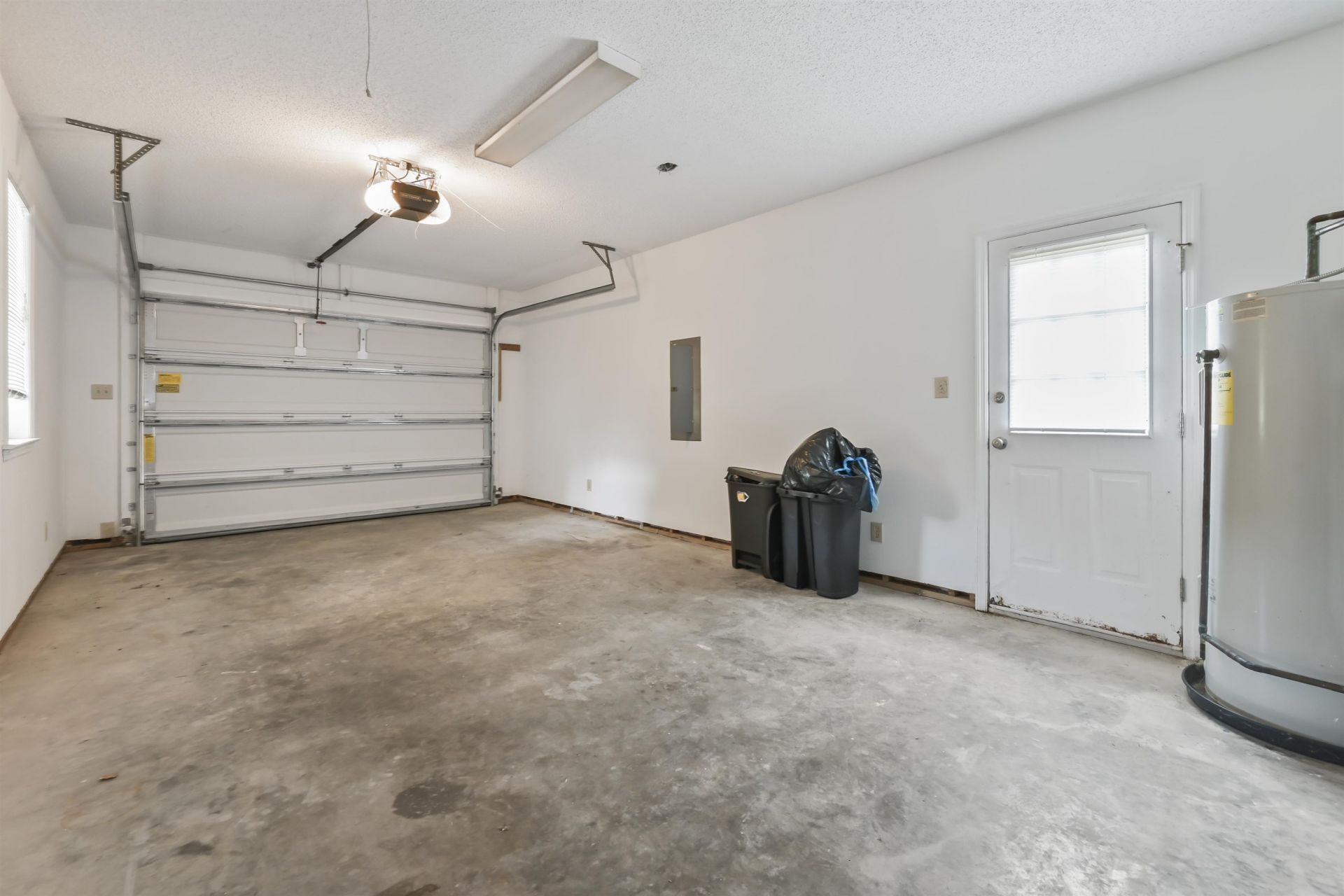 961 Castlewood Dr.  Photo 29