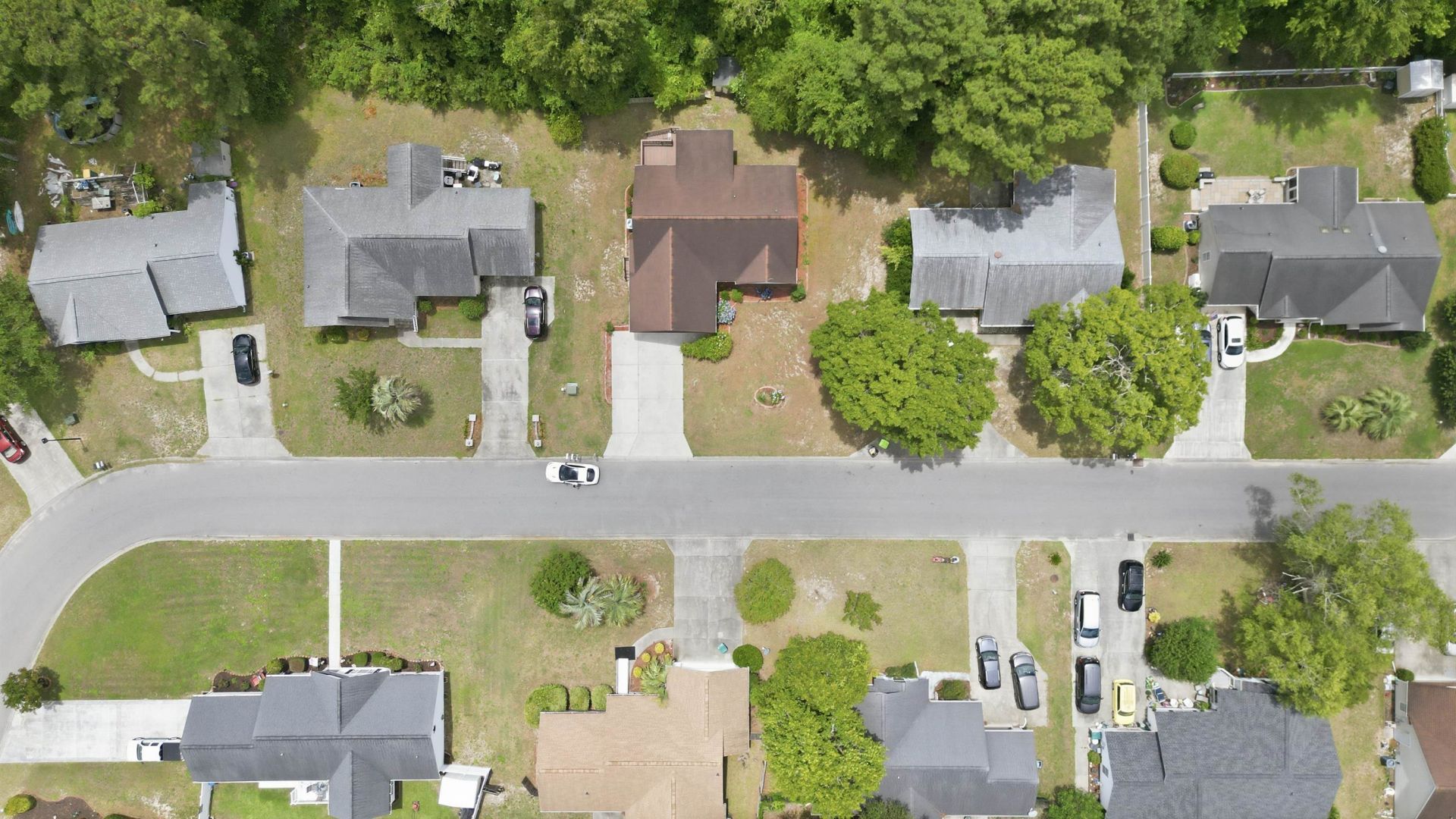 961 Castlewood Dr.  Photo 35