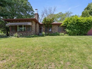 1895 Fairview Avenue N, Falcon Heights, MN 55113