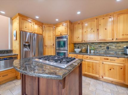 13316 Muhlebach Way, Truckee, CA 96161 Photo