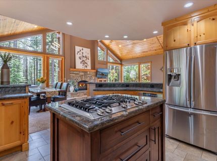 13316 Muhlebach Way, Truckee, CA 96161 Photo