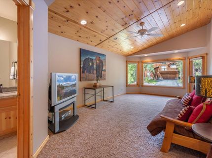 13316 Muhlebach Way, Truckee, CA 96161 Photo
