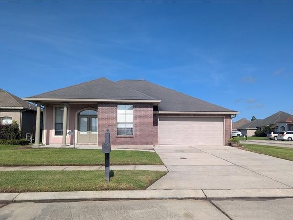 2612 SUSIE Court , Marrero, LA 70072