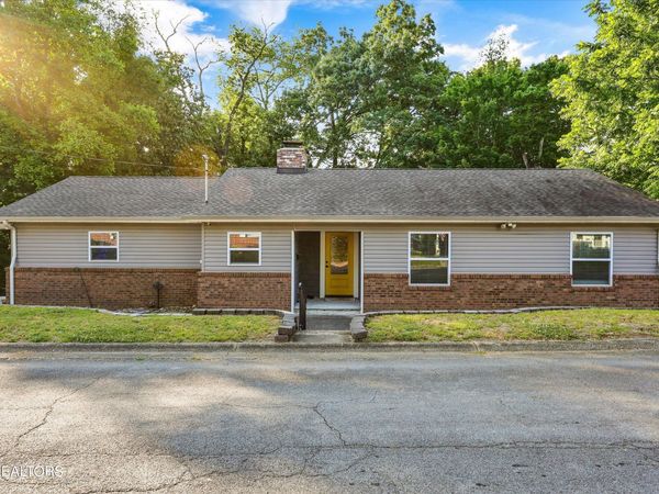 107 W Magnolia Lane, Oak Ridge, TN 37830