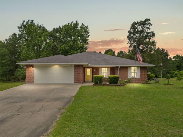 216 Roy Bridges, Leesville, LA 71446