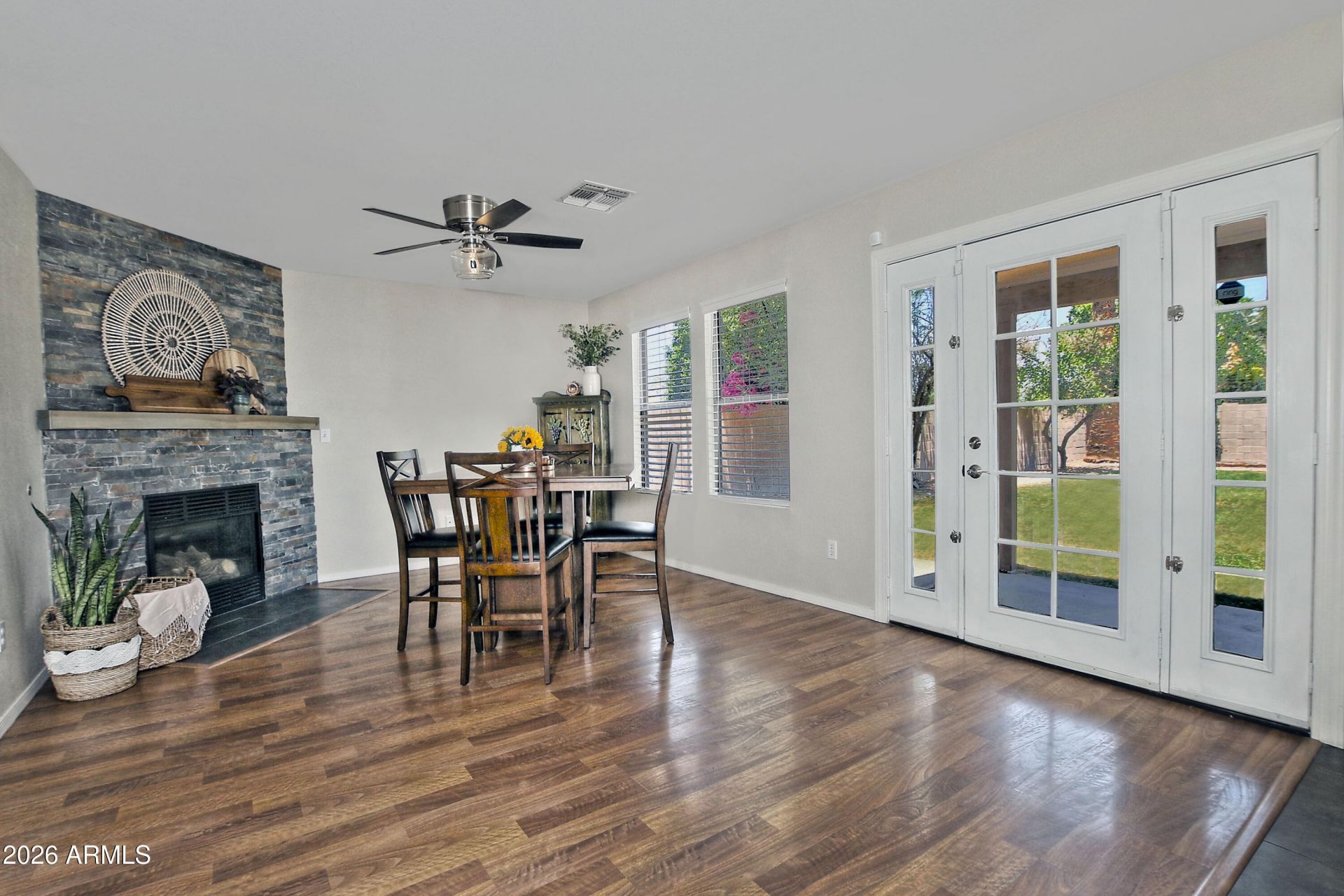 584 W AVIARY Way Gilbert, AZ 85233