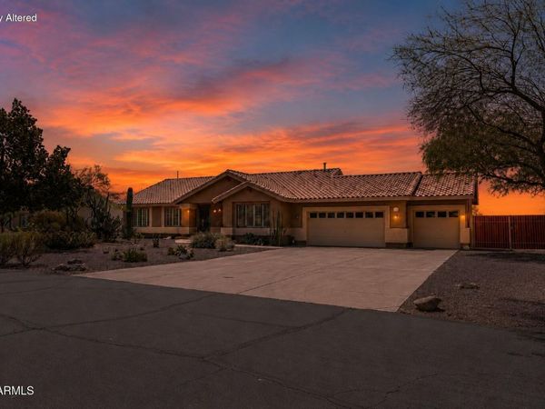 125 E BLUE EAGLE Lane, Phoenix, AZ 85086
