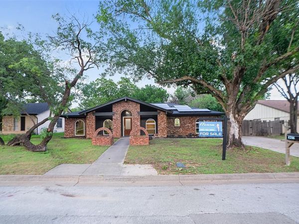 1716 Cynthia Lane, Hurst, TX 76054