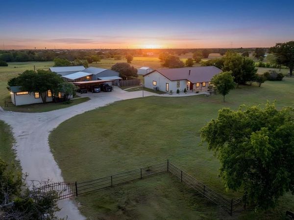 2112 N County Road 810, Alvarado, TX 76009