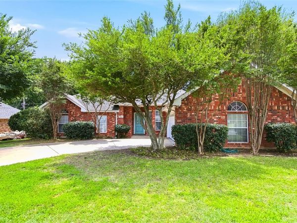 3812 Gentle Springs Drive, Arlington, TX 76001
