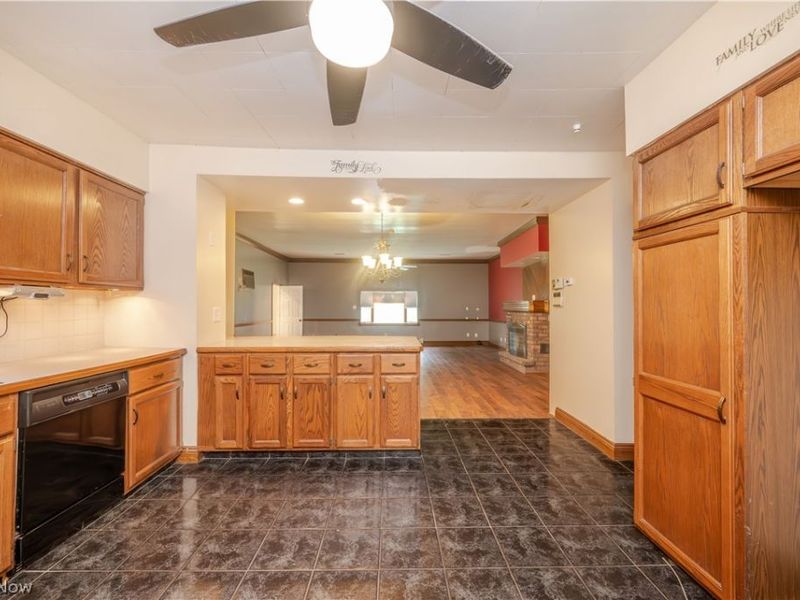 1953 Lawn Avenue, Lowellville, OH 44436 Photo 9