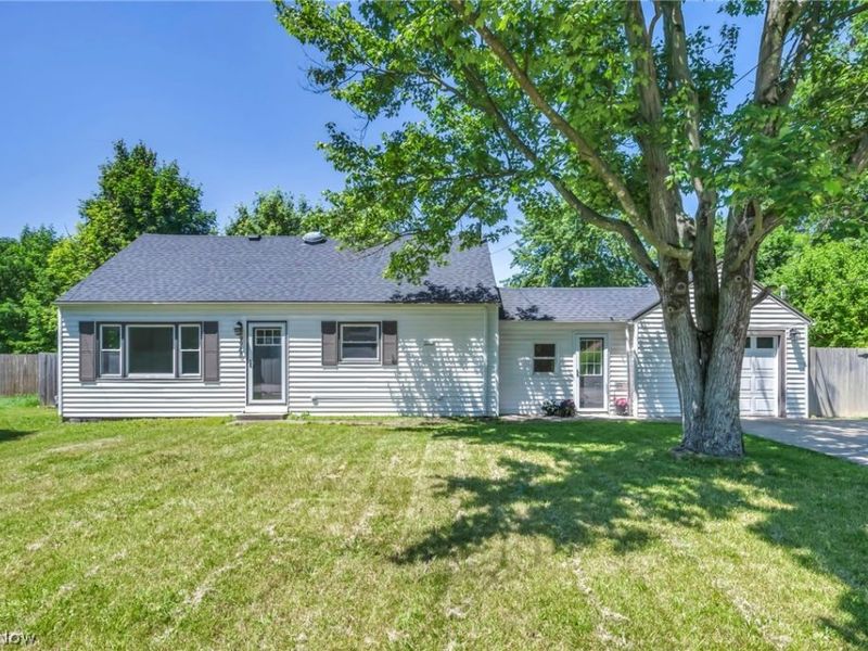 9948 Colfax Drive, Columbia Station, OH 44028 Photo 2