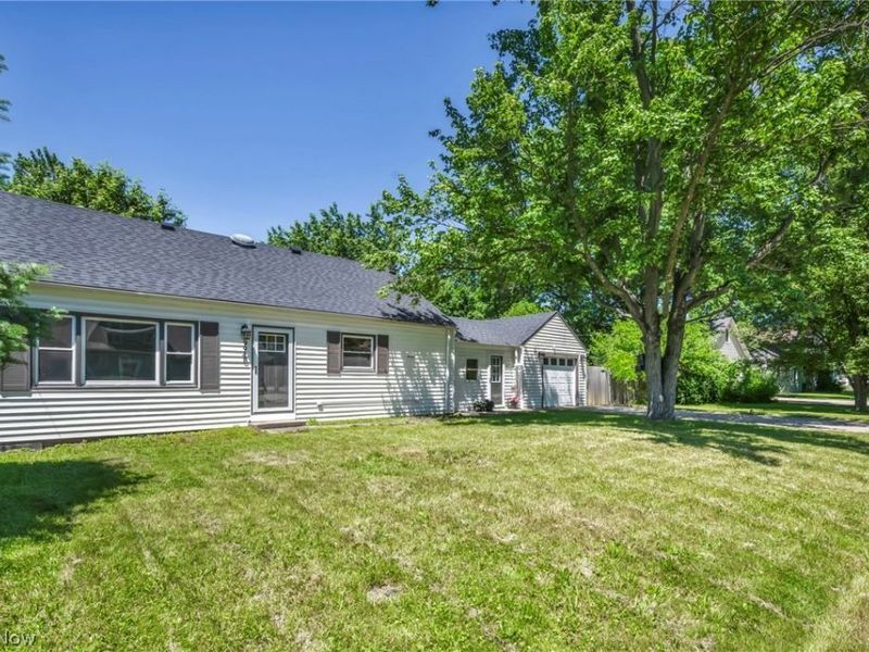 9948 Colfax Drive, Columbia Station, OH 44028 Photo 3