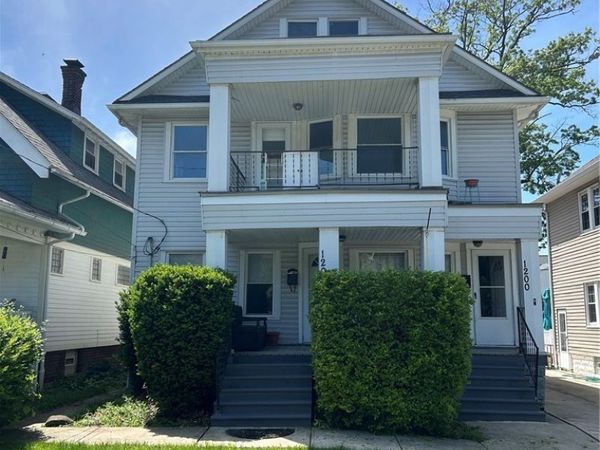 1200 Cook Avenue, Lakewood, OH 44107